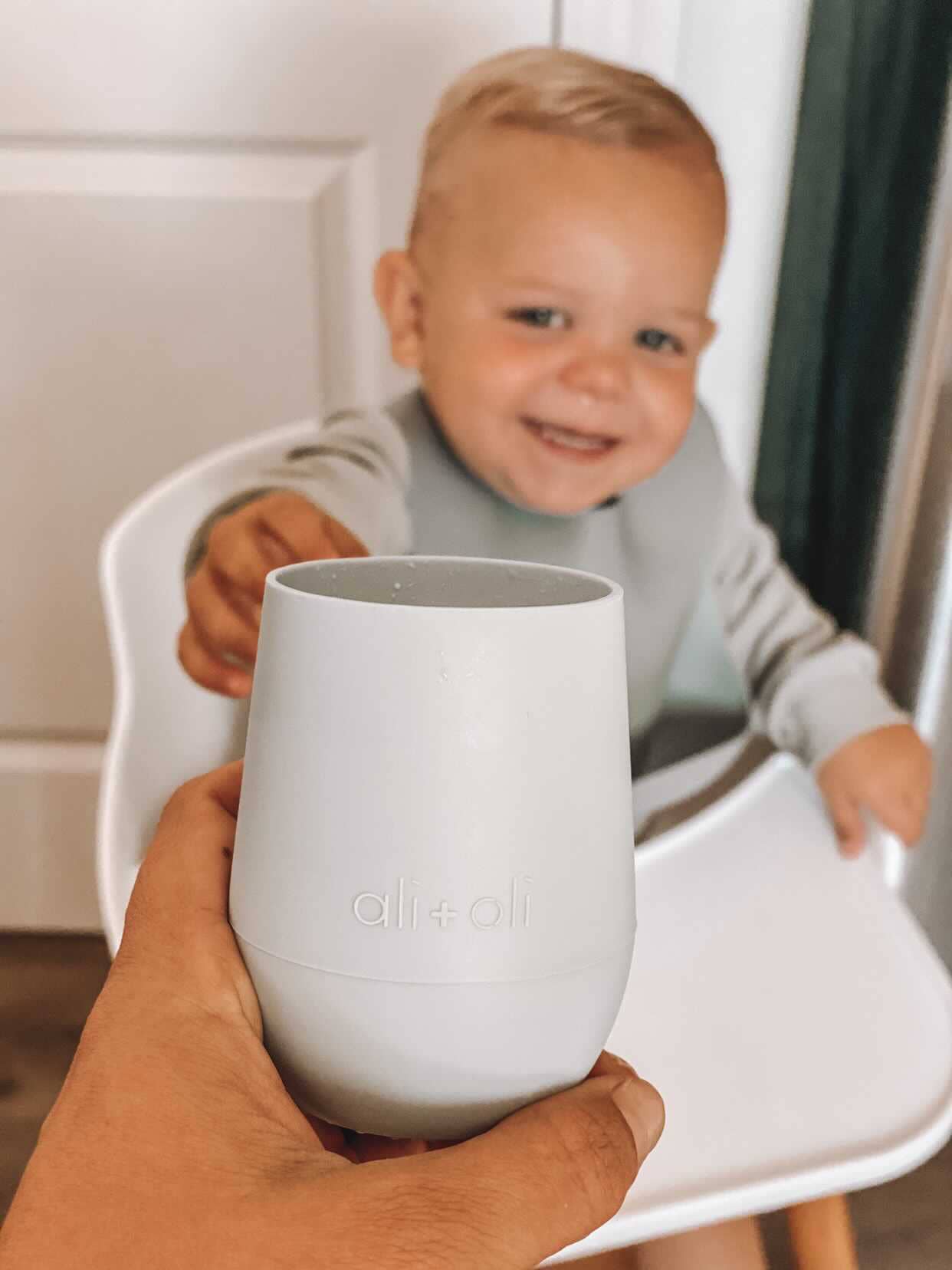 Silicone Baby Bib Roll Up & Stay Closed | Pebble