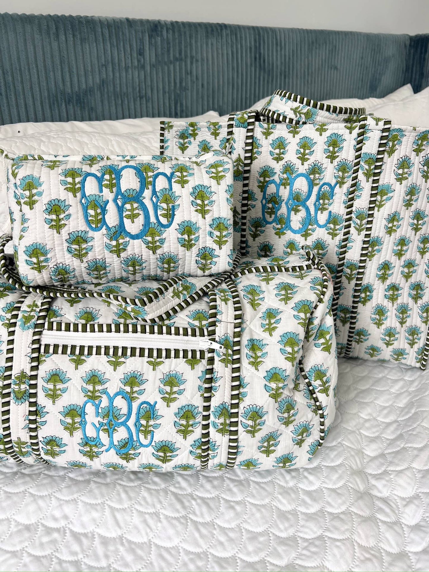 Quilted Block - Print Duffel Bag: Vibrant Orchid