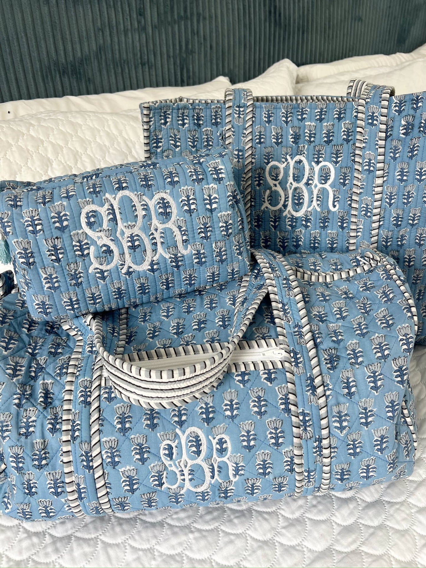 Quilted Block - Print Duffel Bag: Vibrant Orchid