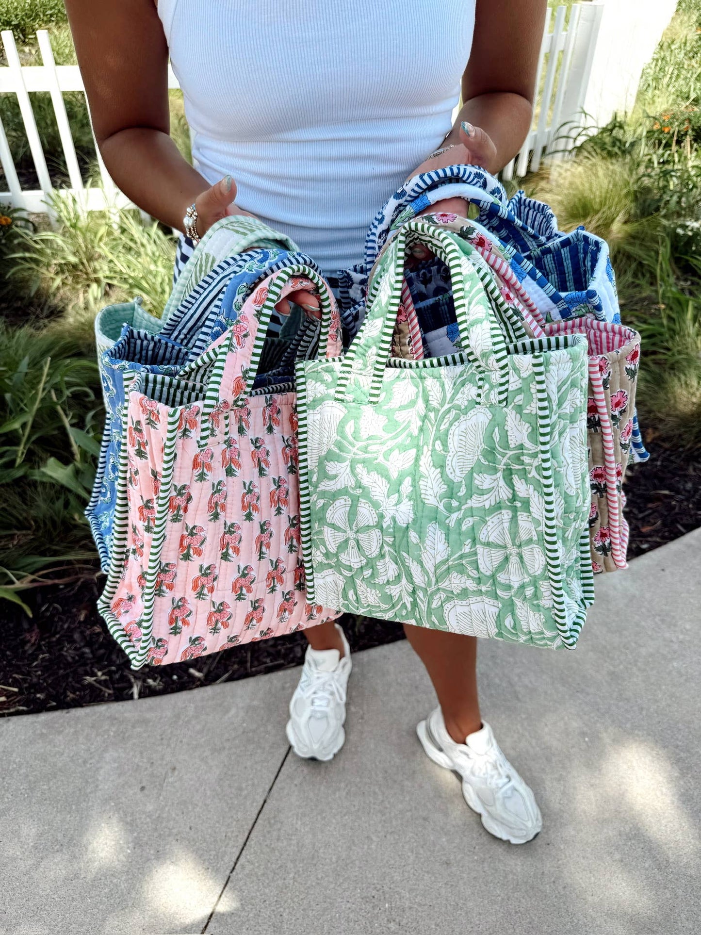Quilted Block - Print Mini Tote Bag: Green Gardenia