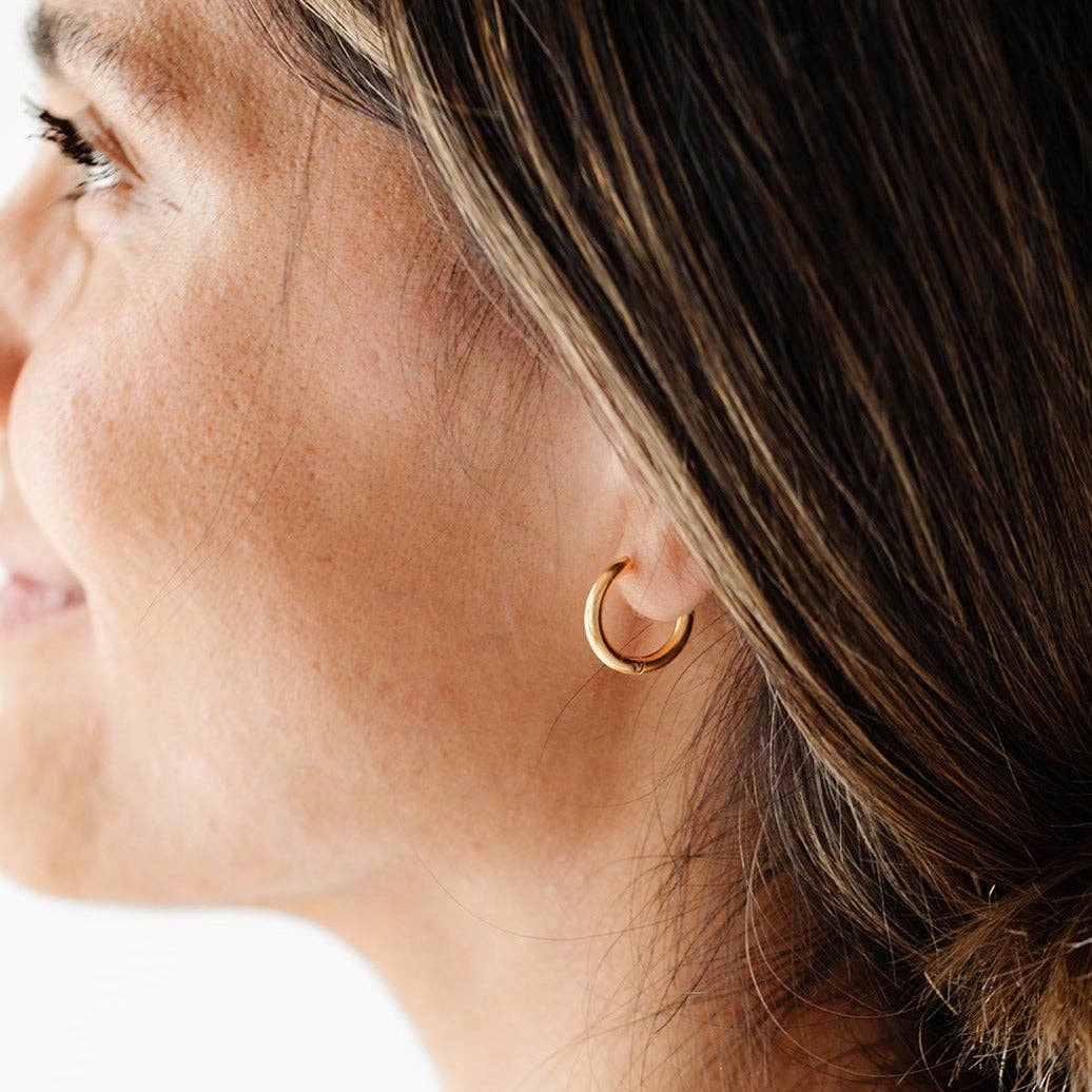 Endless Hoop Stud Earrings : Gold / 8mm