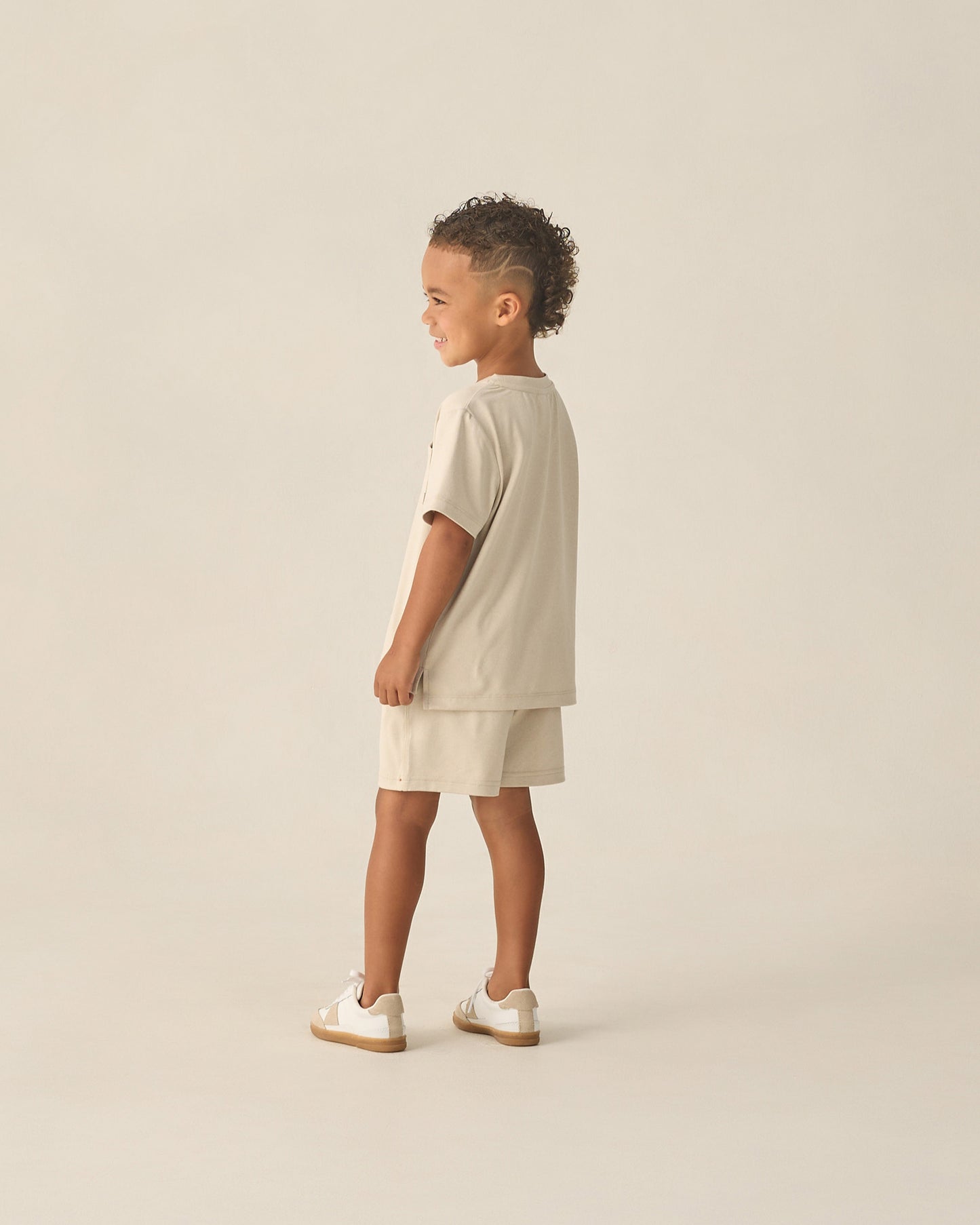 Cove Essential Pocket Tee || Heathered Pebble