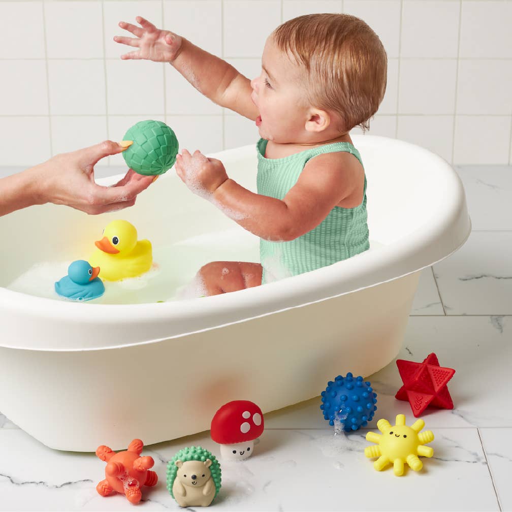 Itzy Splash Gift Set™ Soft Bath + Water Toys