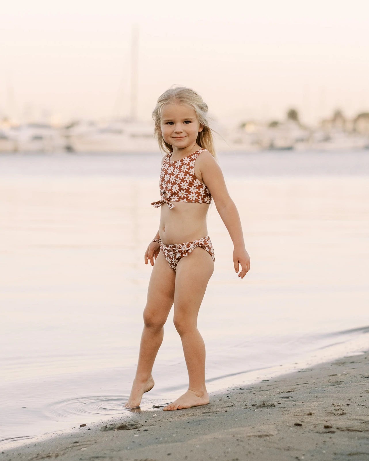 Knotted Bikini Daisy